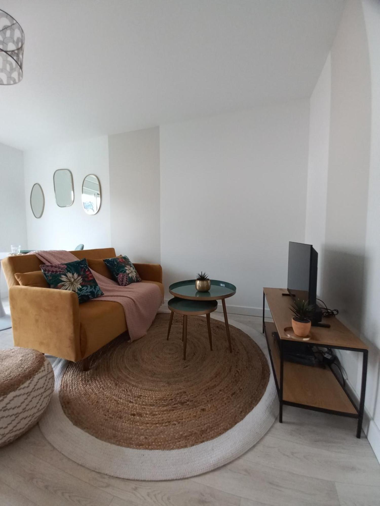 Happiness Apartment Dax Bagian luar foto