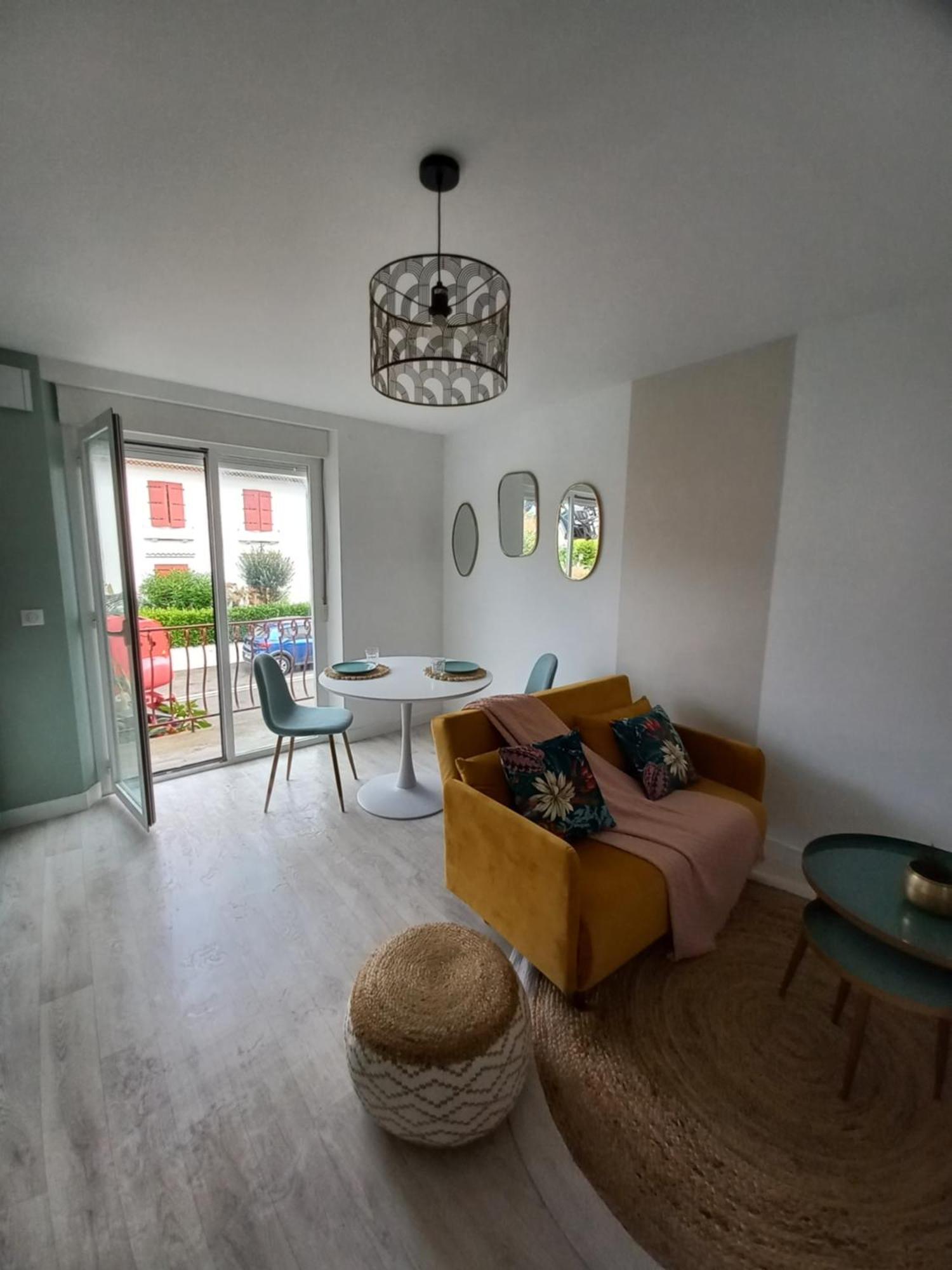 Happiness Apartment Dax Bagian luar foto